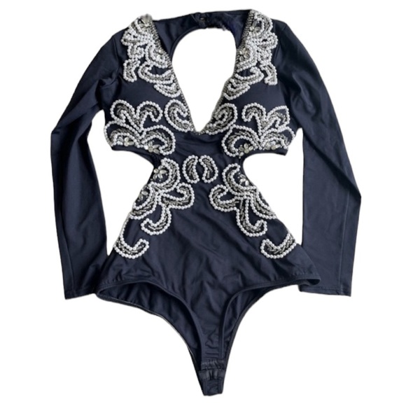 Pearl Embellished Bodysuit. - Picture 4 of 7
